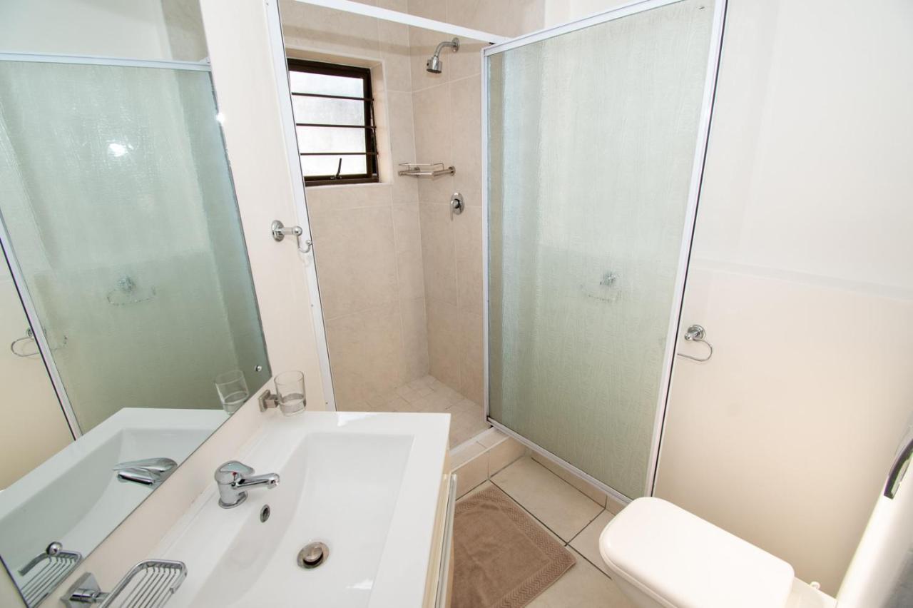 7 The Shades Umhlanga Rocks Apartment Durban Ngoại thất bức ảnh